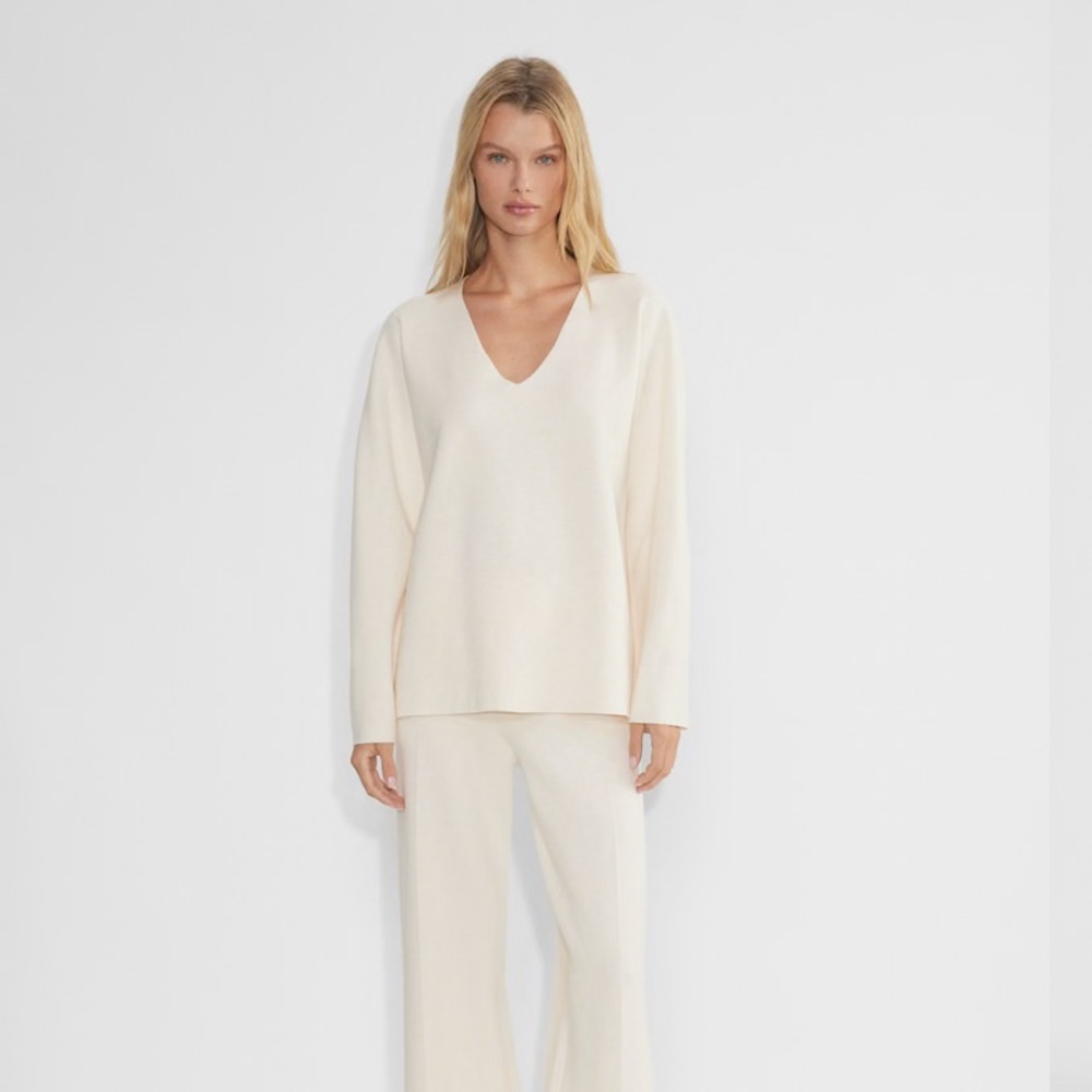 Aritzia Cream Pants (Knit) - like new condition!
